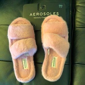 Aérosol Memory Foam Slippers 🥿 NWT